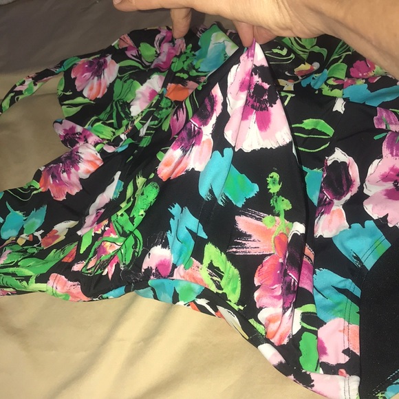 ⭐️EUC Catalina One-piece Waist-flattering Swimsuit - Picture 10 of 10